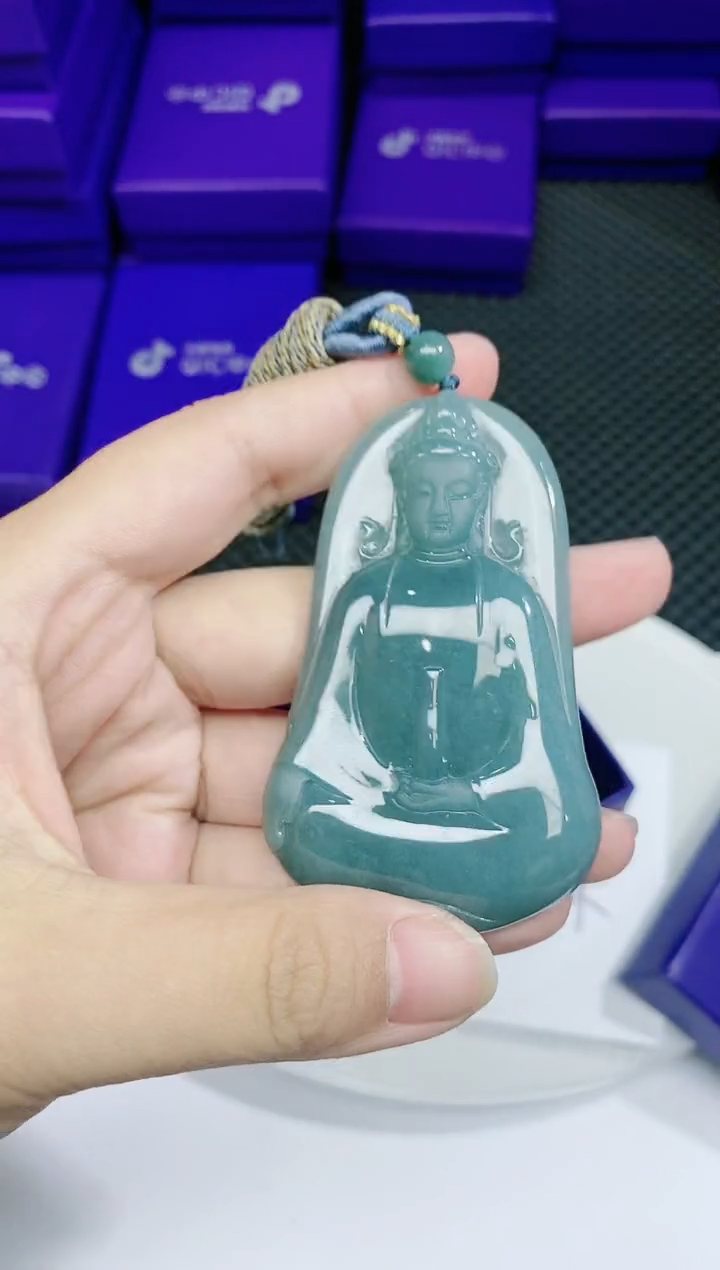 翡翠未镶嵌颈饰