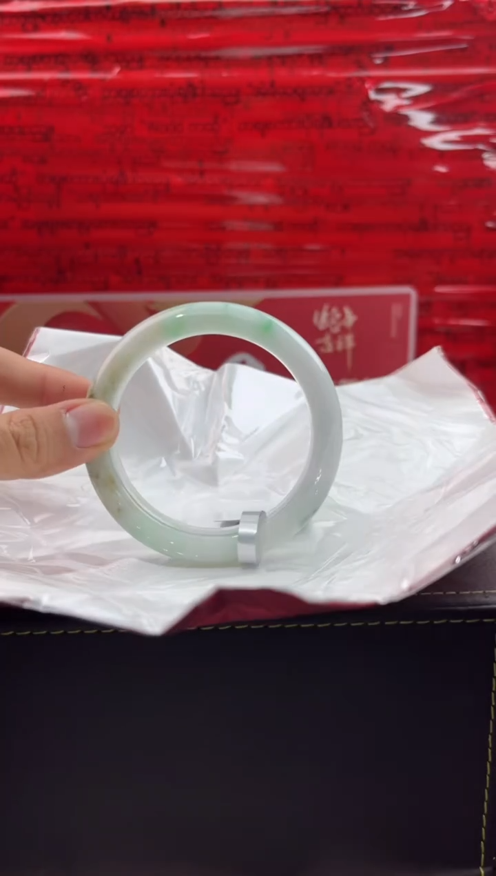 【闪购商品】翡翠手镯未镶嵌11翡翠手镯（微瑕）