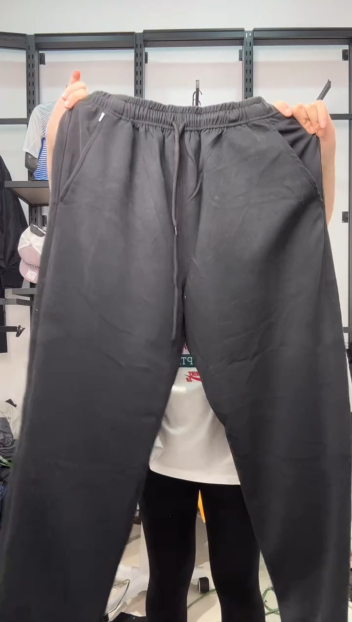 2046   编码  瑕疵直播间过款为准 尺码  ·  175  140JIN  