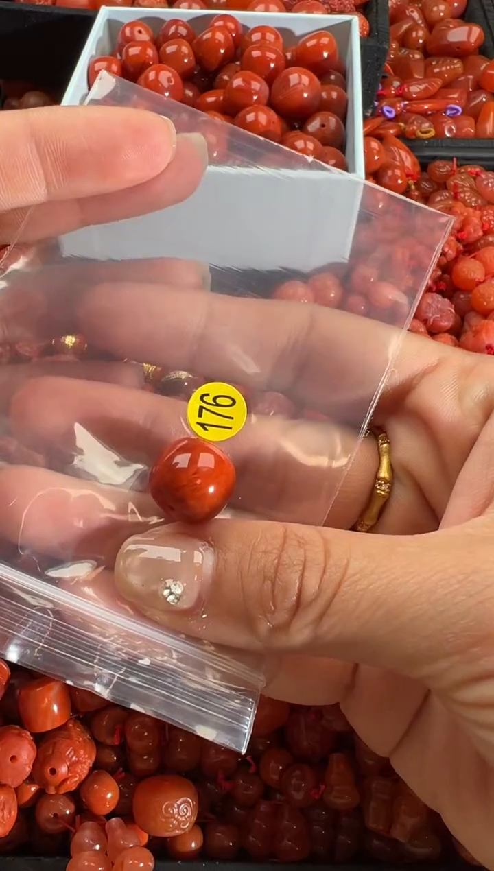 【闪购商品】南红玛瑙颈饰未镶嵌1