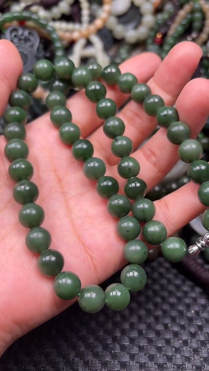 和田玉未镶嵌颈饰1