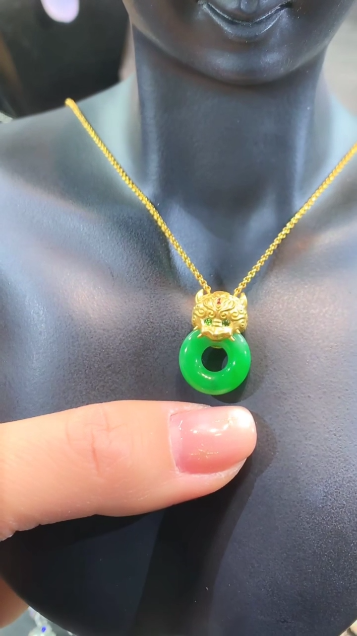 【闪购商品】翡翠套链18K金镶嵌锁骨链