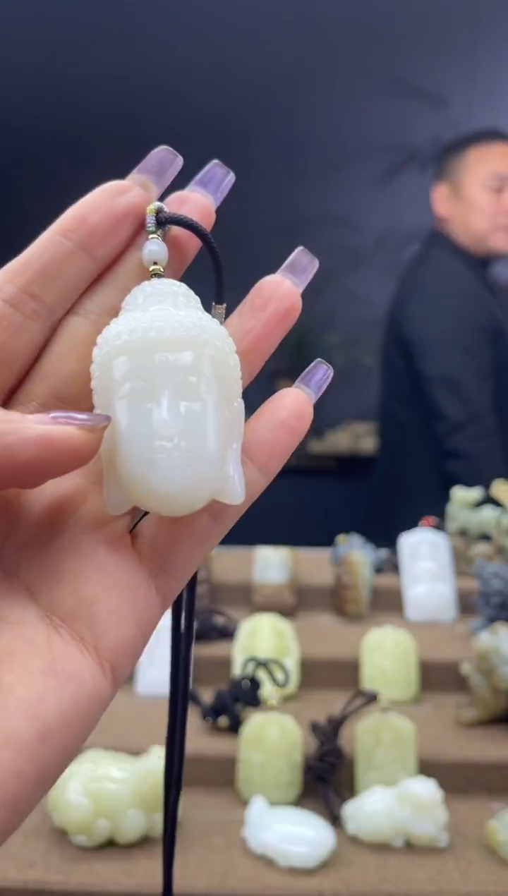 颈饰未镶嵌和田玉1