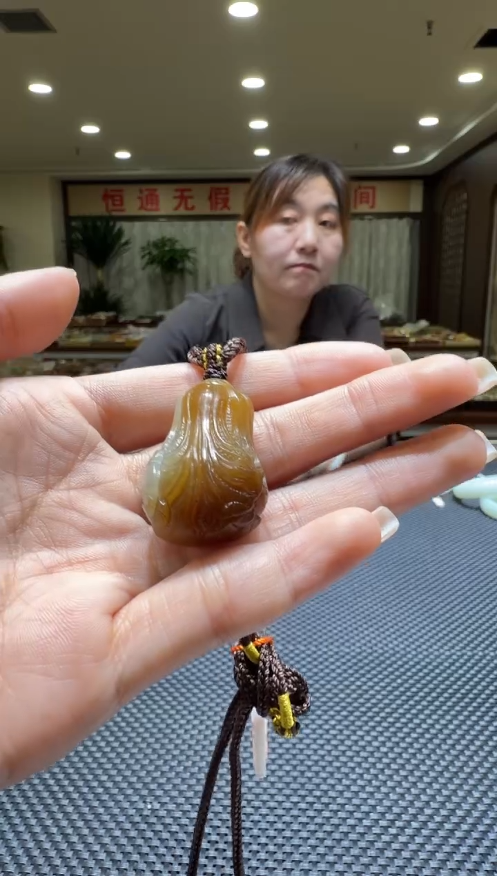 颈饰未镶嵌和田玉挂件