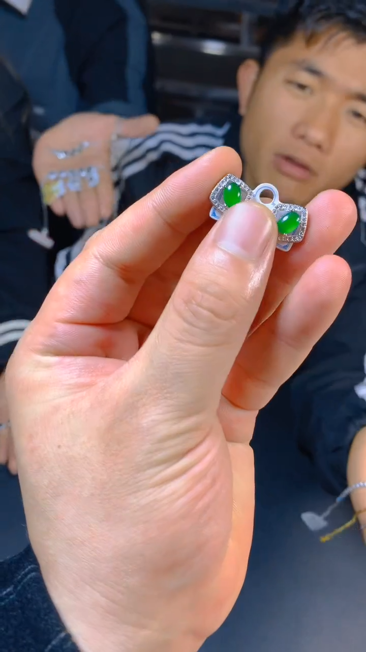 【闪购商品】翡翠耳饰未镶嵌0783296728多样性发一