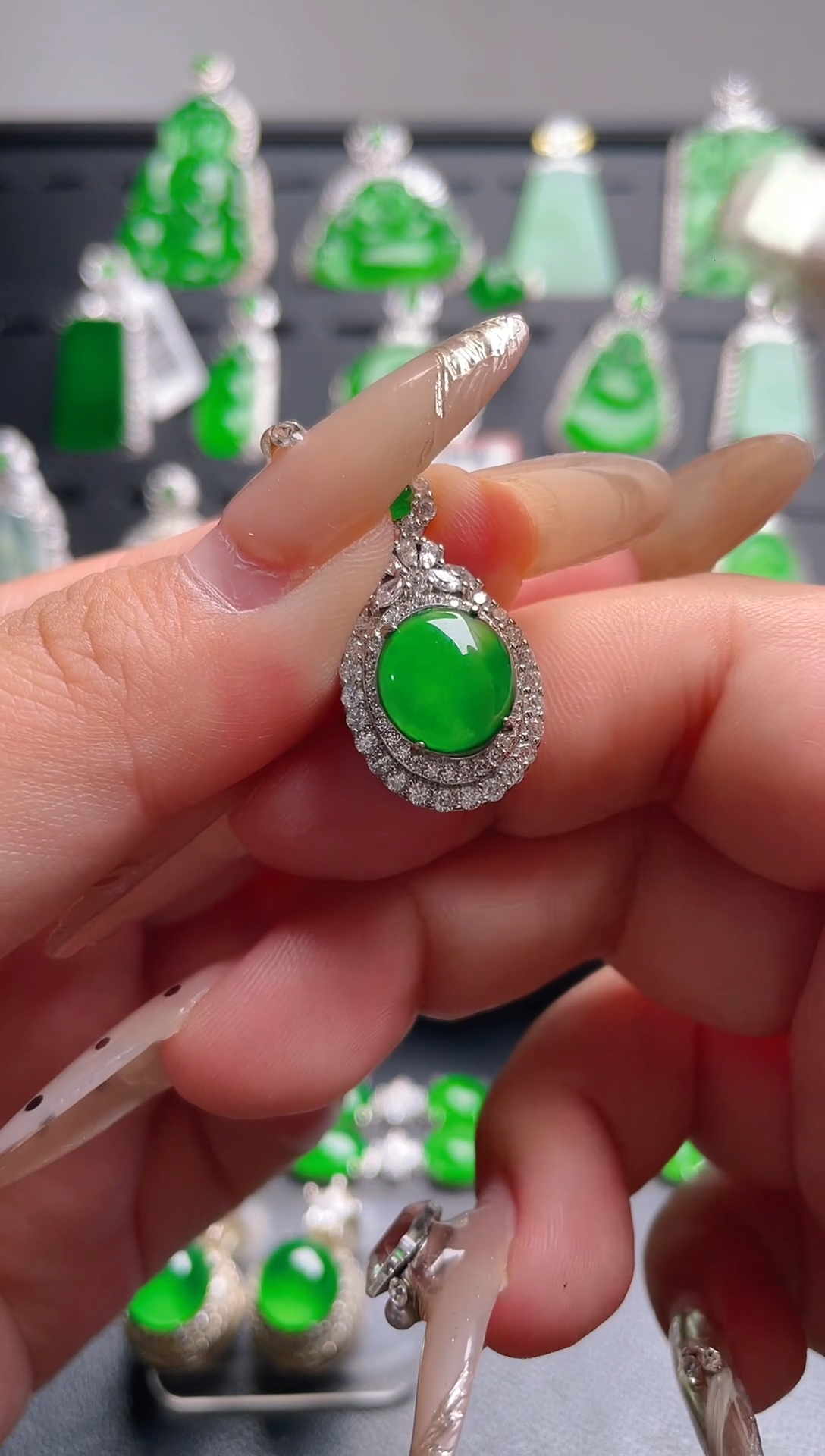 【闪购商品】翡翠颈饰未镶嵌天然A货翡翠