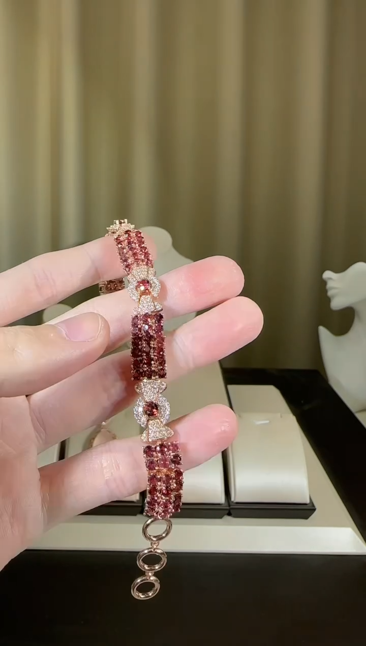 【闪购商品】石榴石手链银S925镶嵌设计款