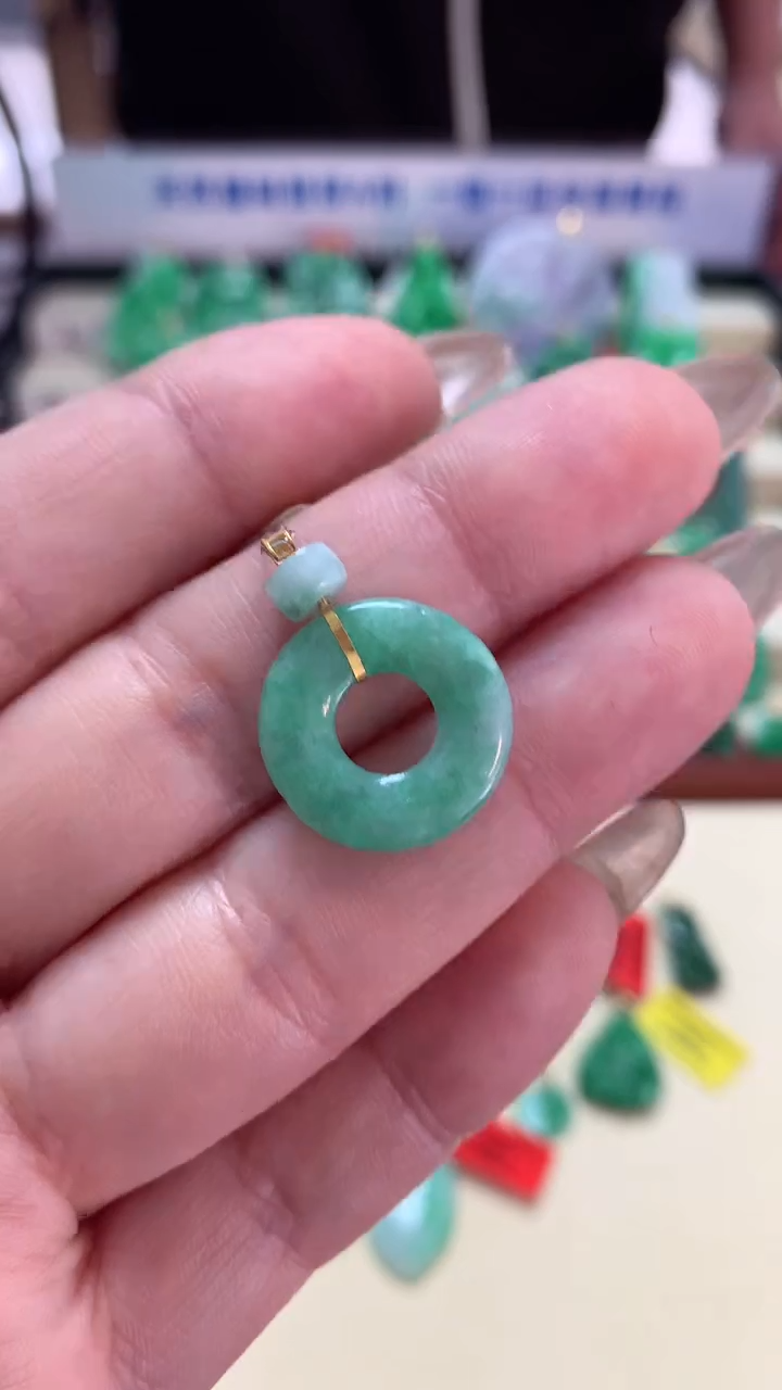 【闪购商品】翡翠吊坠(不含链)18K金镶嵌挂件