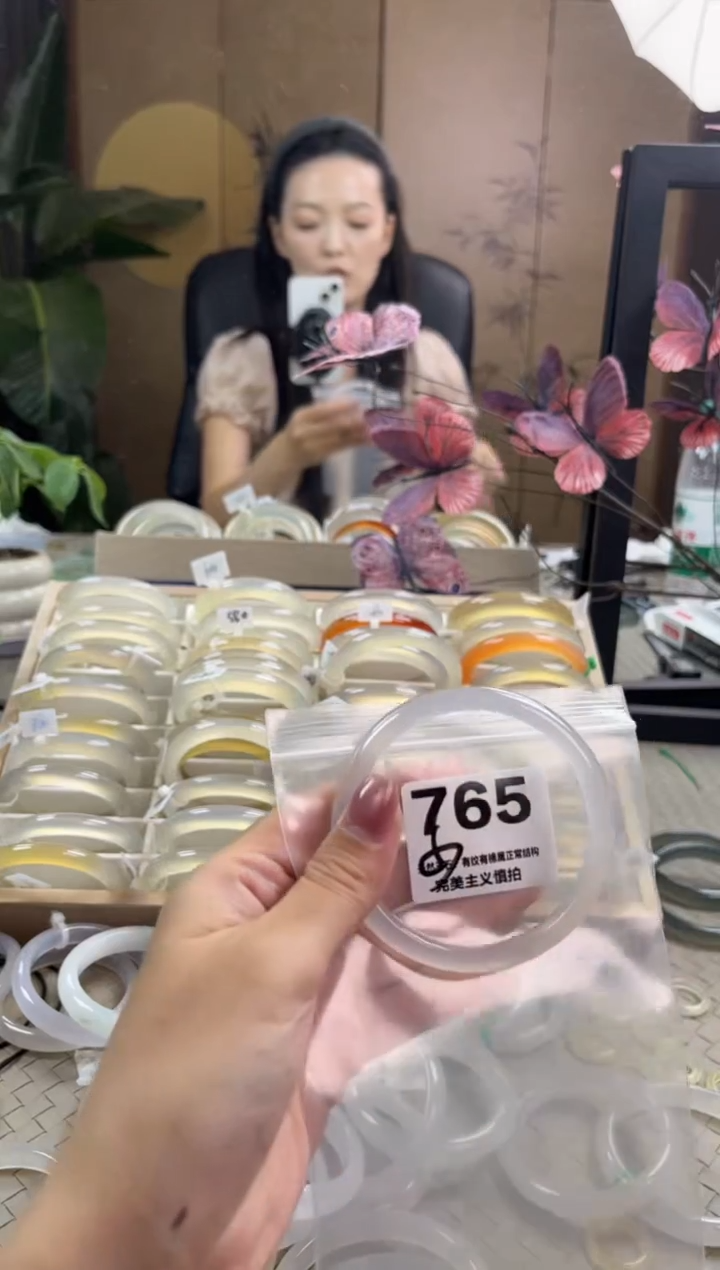 玛瑙/玉髓手镯未镶嵌765
