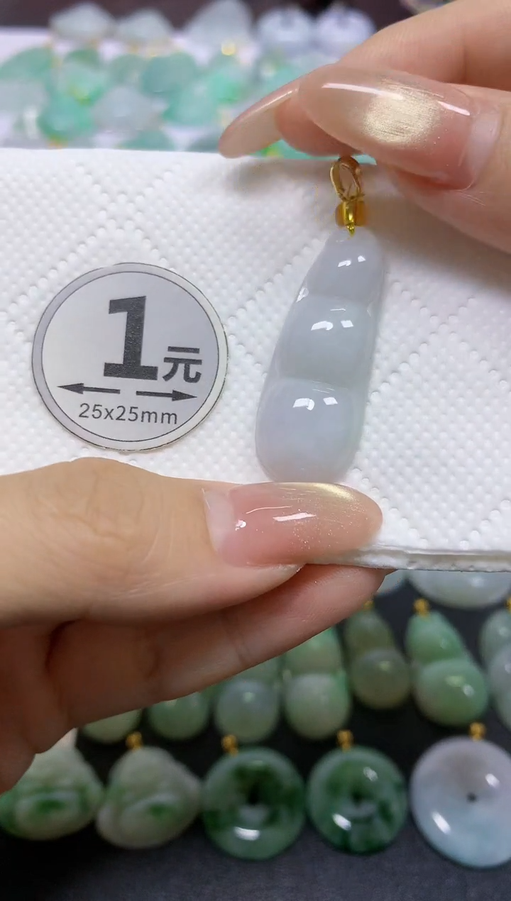颈饰未镶嵌翡翠天然翡翠A货