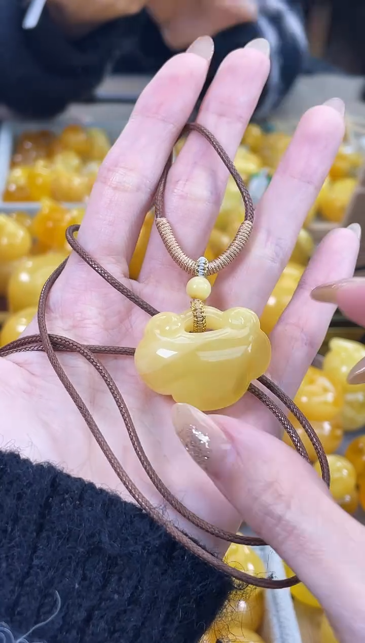 裸石琥珀未镶嵌J50