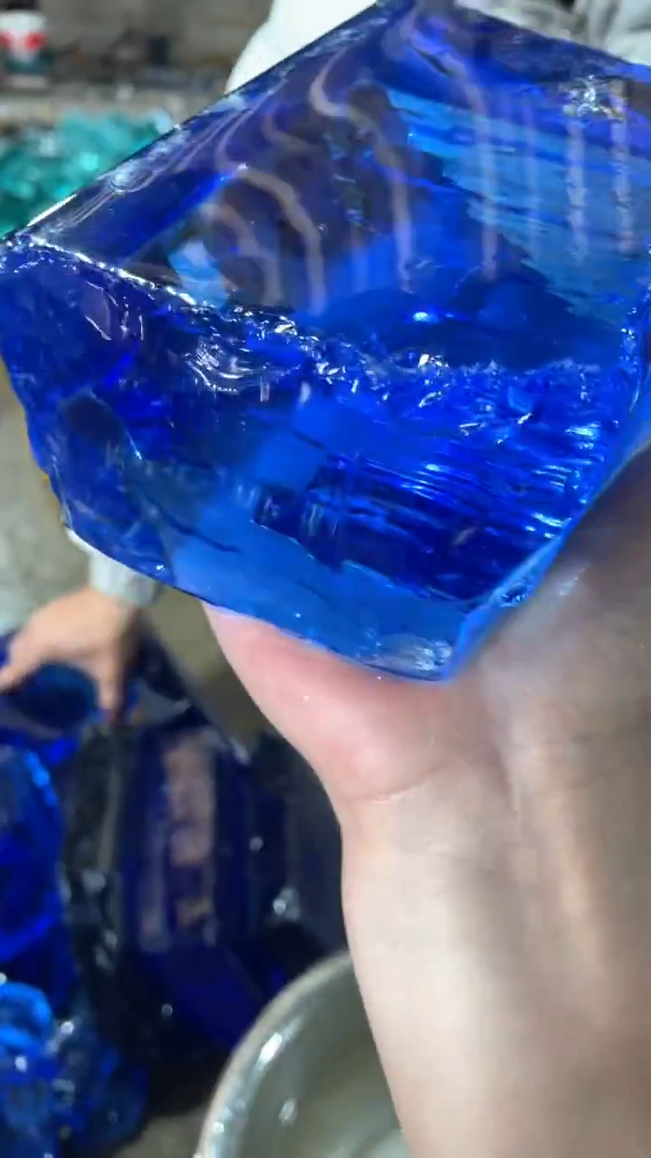 新疆五彩石原石摆件