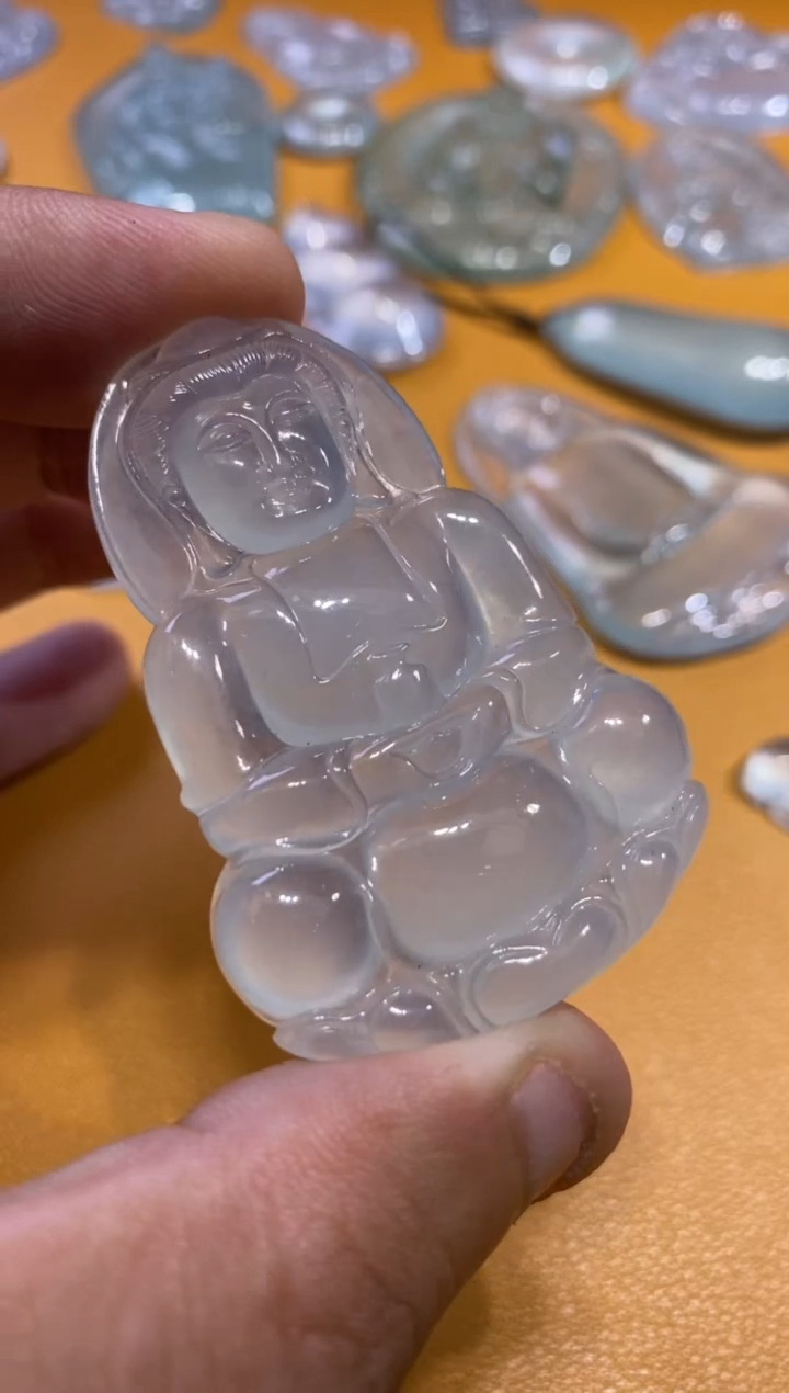 吊坠(不含链)未镶嵌翡翠观音9500