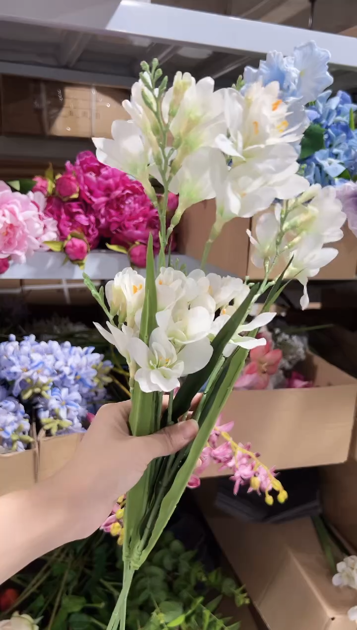 3枝白色手感保湿小苍兰