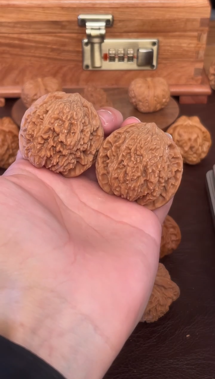 吊坠文玩核桃4 2红皮满天星