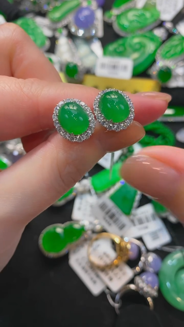 【闪购商品】翡翠颈饰未镶嵌绿蛋耳钉