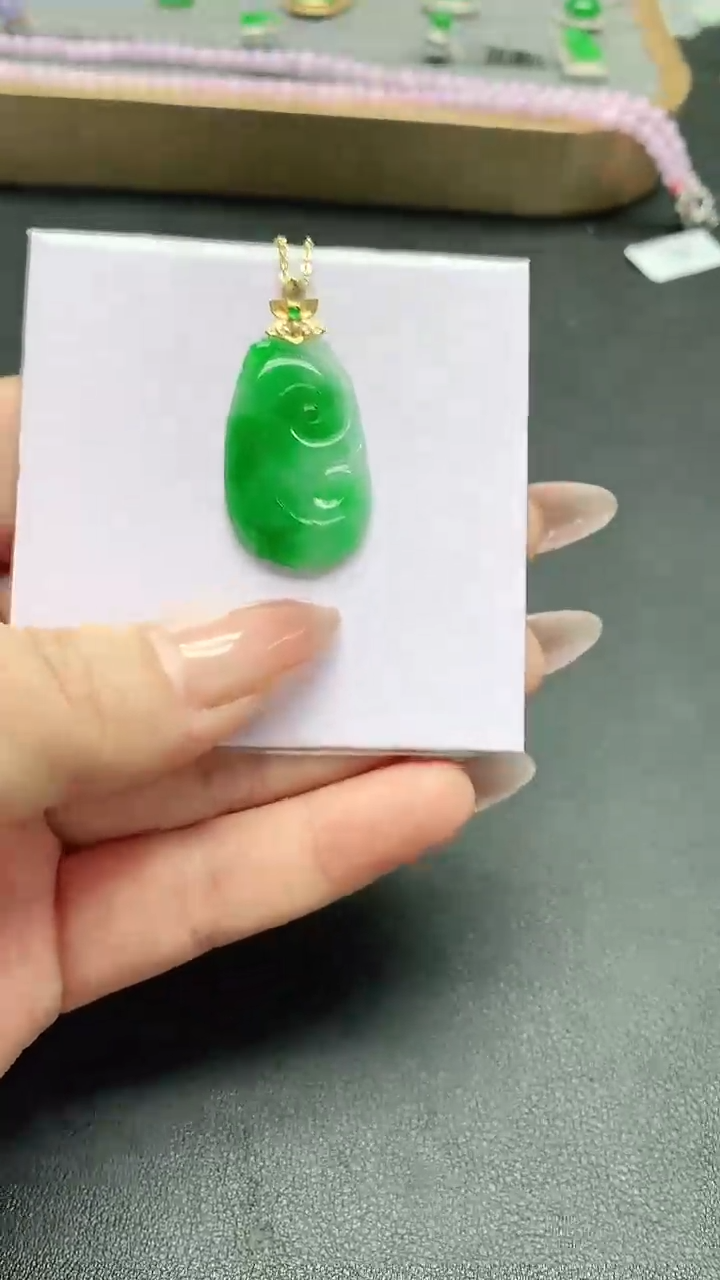 【闪购商品】翡翠18K金镶嵌颈饰证书 礼盒