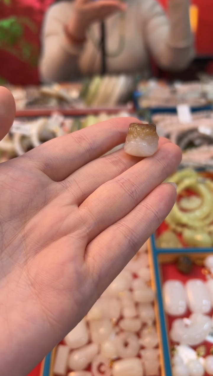 【闪购商品】和田玉吊坠未镶嵌糖料醒狮