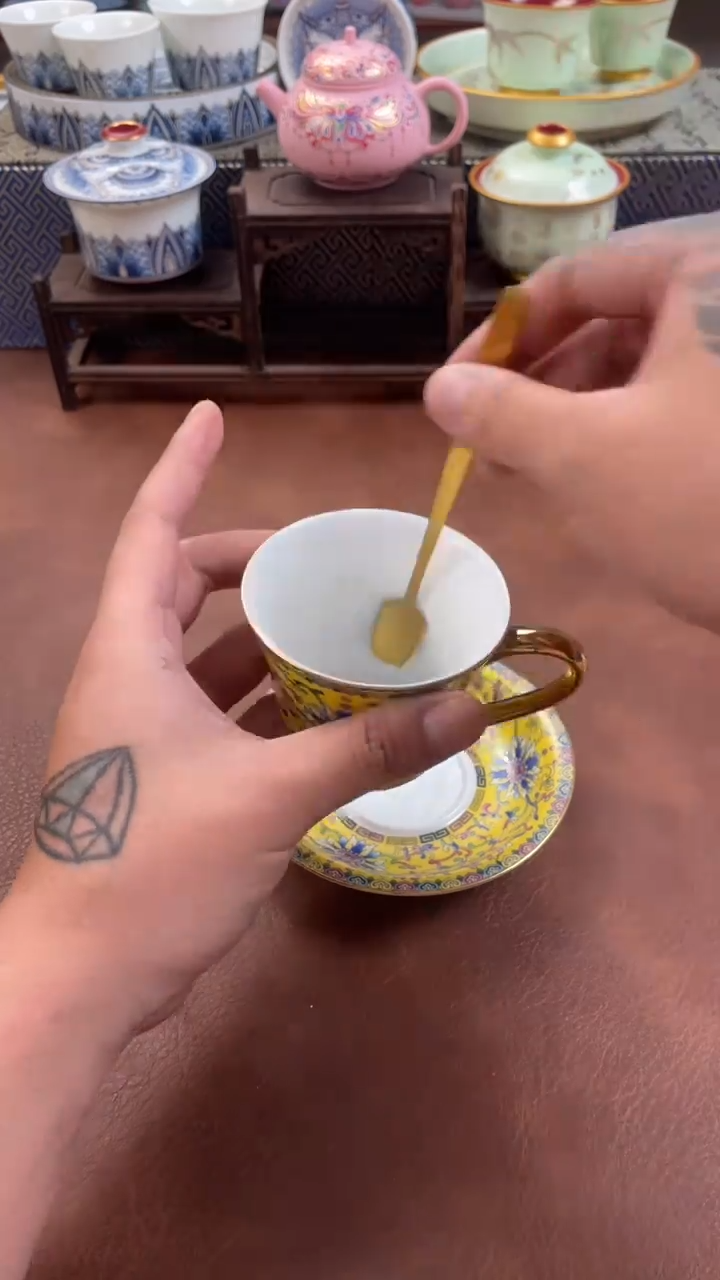 9022专柜撤架，清货中