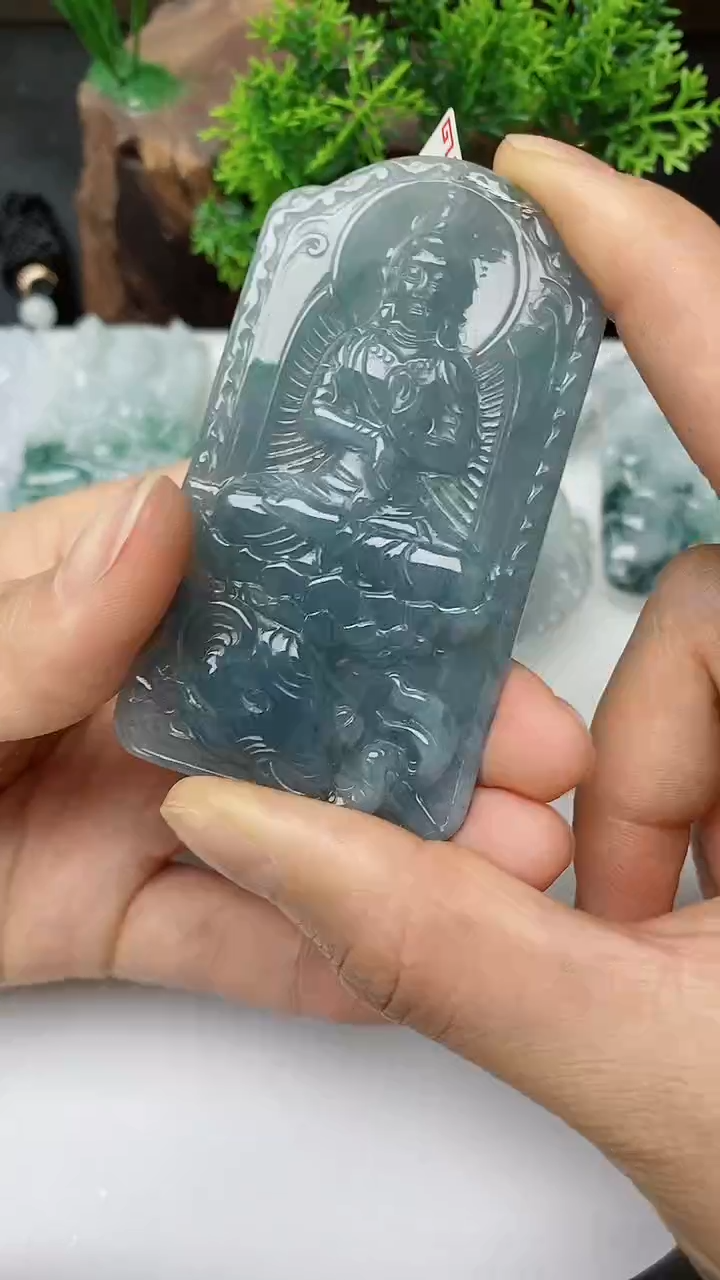 【闪购商品】翡翠颈饰未镶嵌         