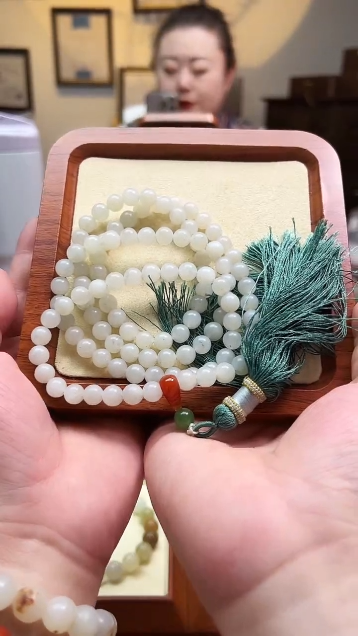 颈饰未镶嵌和田玉8mm左右点墨青花圆珠链子