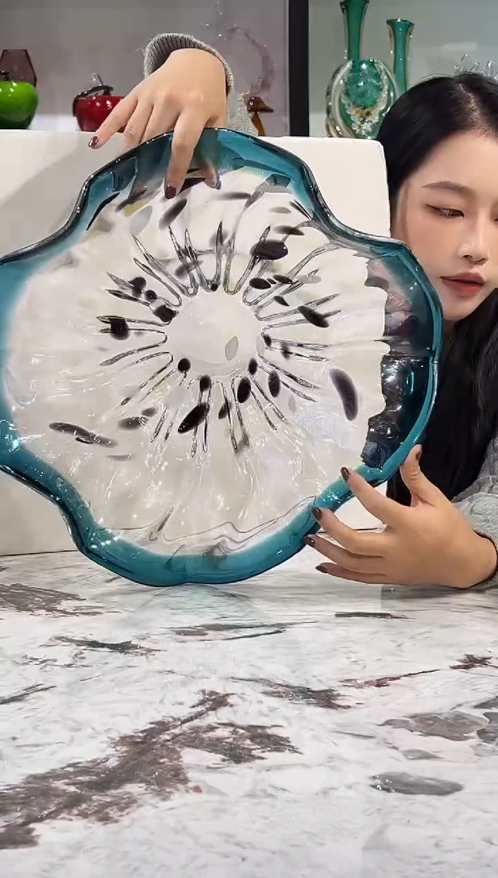 蓝色荷叶琉璃小果盘