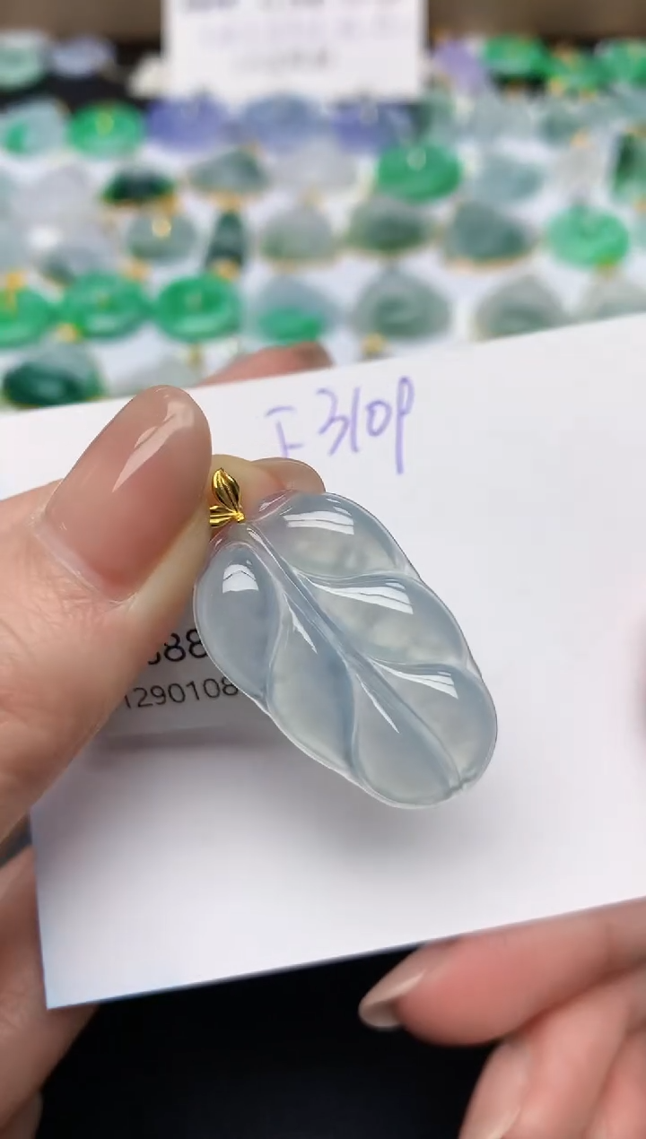 颈饰18K金镶嵌翡翠天然缅甸A货翡翠百元以上9元证书费自理