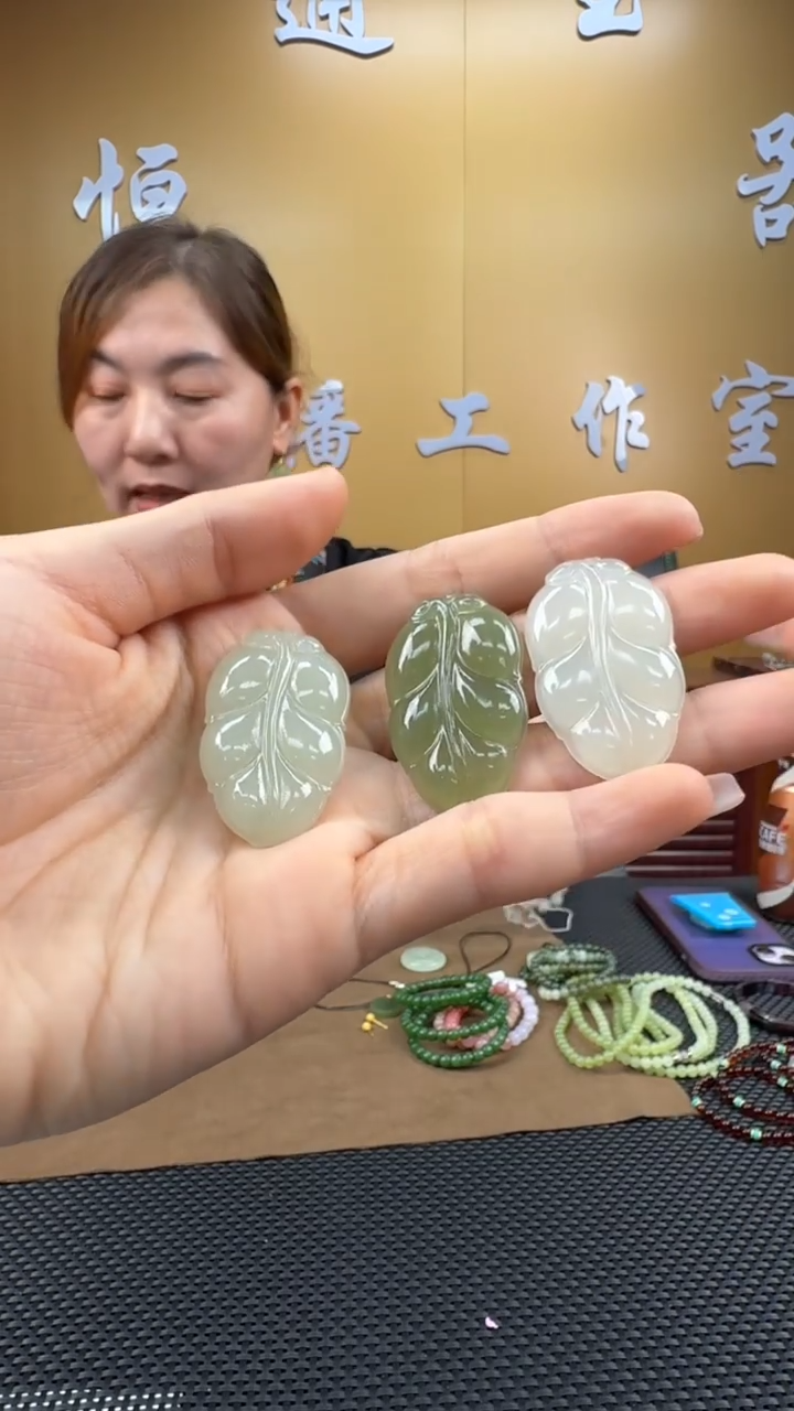 颈饰未镶嵌和田玉挂件（多样性发一）