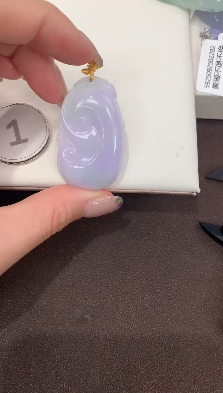 颈饰18K金镶嵌翡翠天然缅甸A货翡翠