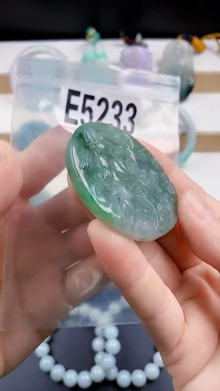 颈饰未镶嵌翡翠天然翡翠吊坠挂件