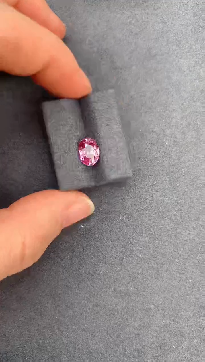 【闪购商品】彩色蓝宝石裸石未镶嵌2.5ct帕帕拉恰