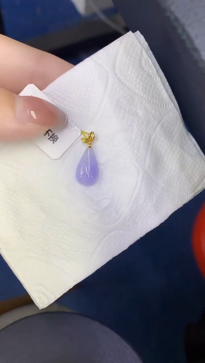 颈饰18K金镶嵌翡翠缅甸天然翡翠A货