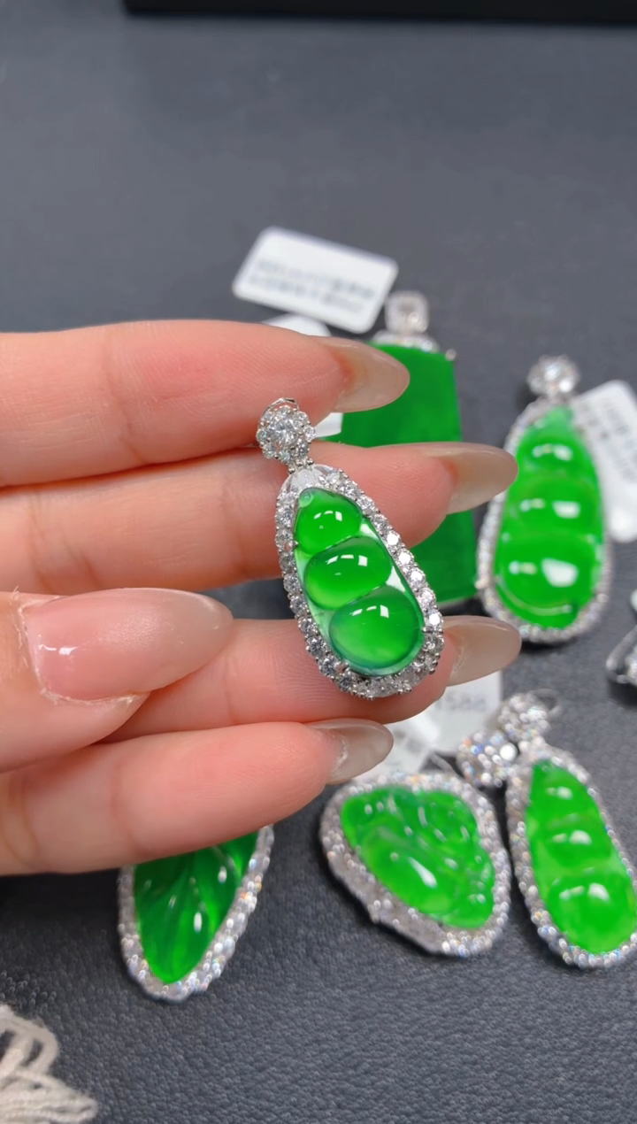 银S925镶嵌挂件翡翠800