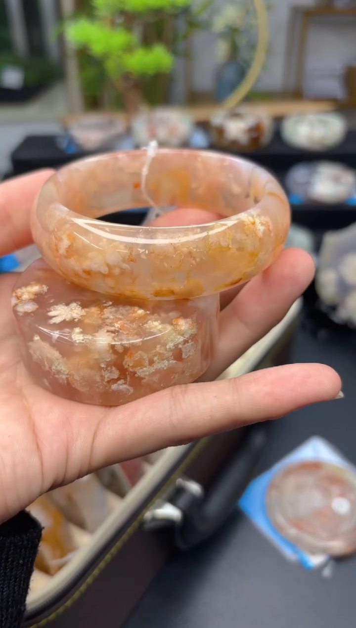 【闪购商品】石英质玉手镯未镶嵌C524(63圈赠送镯心)