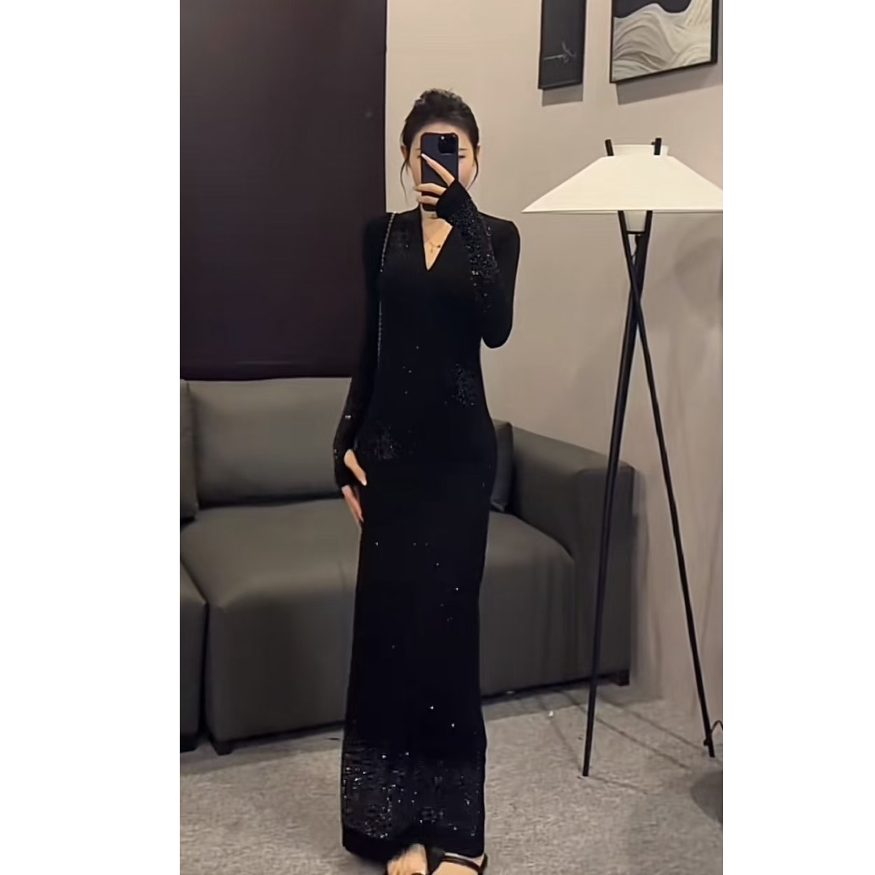 风情万种长裙加绒保暖烫钻黑色连衣裙女秋季高级气场强大女装轻奢