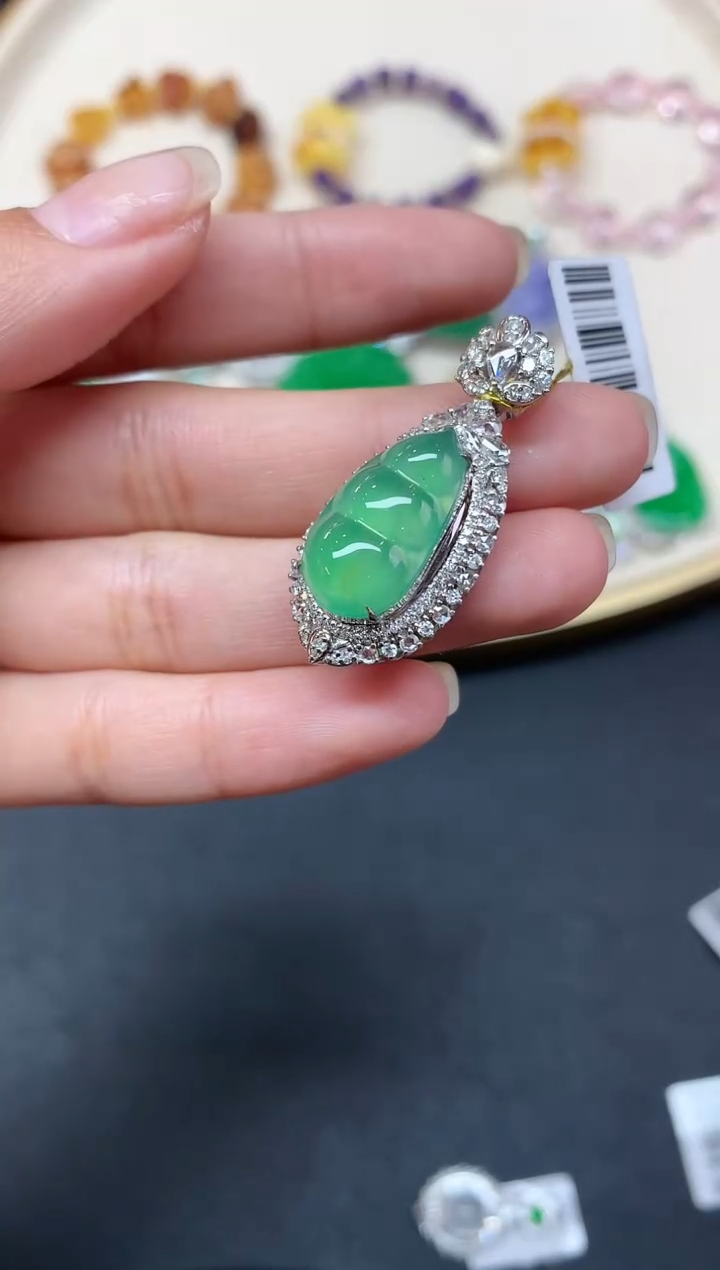 【闪购商品】翡翠吊坠(不含链)18K金镶嵌A237|29800