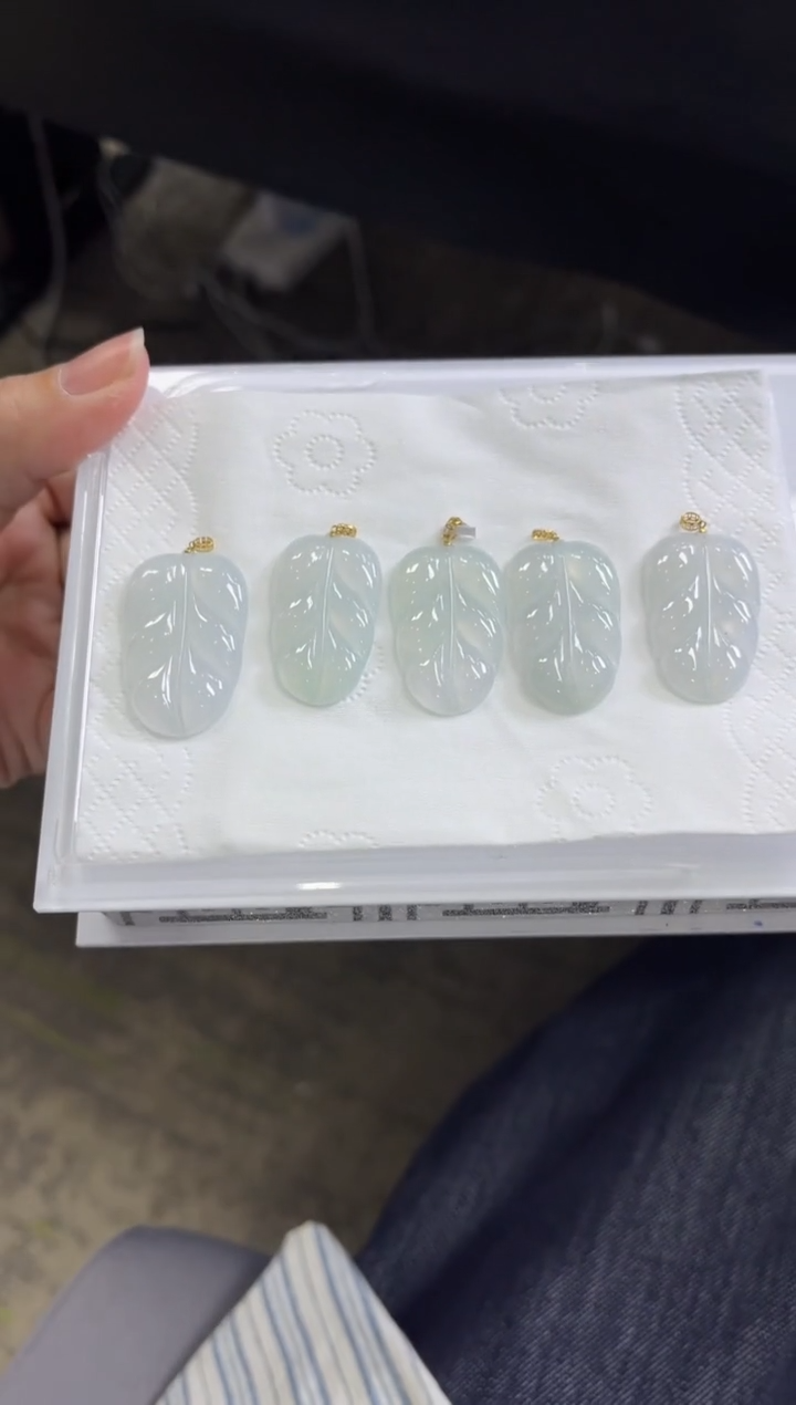 【闪购商品】翡翠颈饰18K金镶嵌D186 /多样性发一件/配绳子