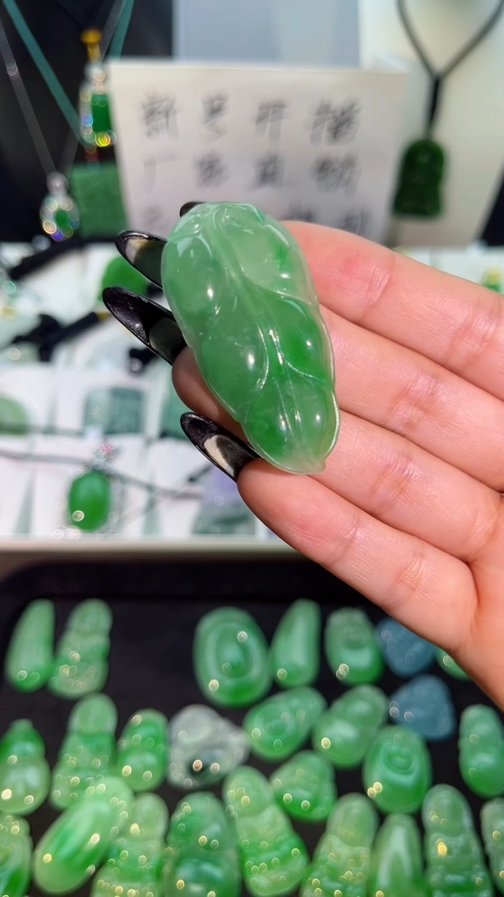 【闪购商品】翡翠手串未镶嵌翡翠颈饰未镶嵌天然翡翠吊坠