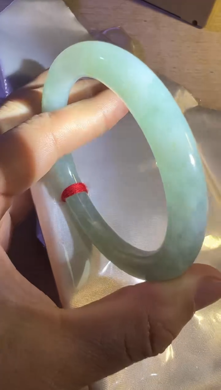 【闪购商品】定制翡翠未镶嵌手镯