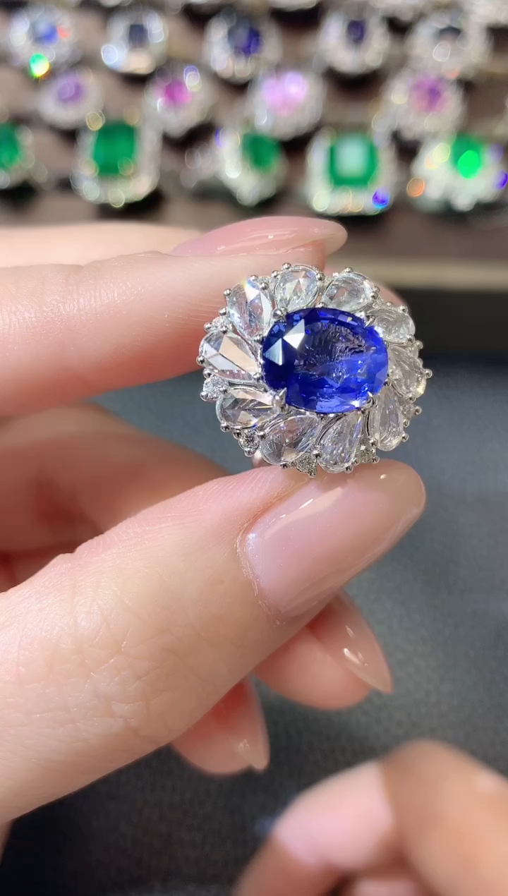 【闪购商品】蓝宝石戒指18K金镶嵌D115