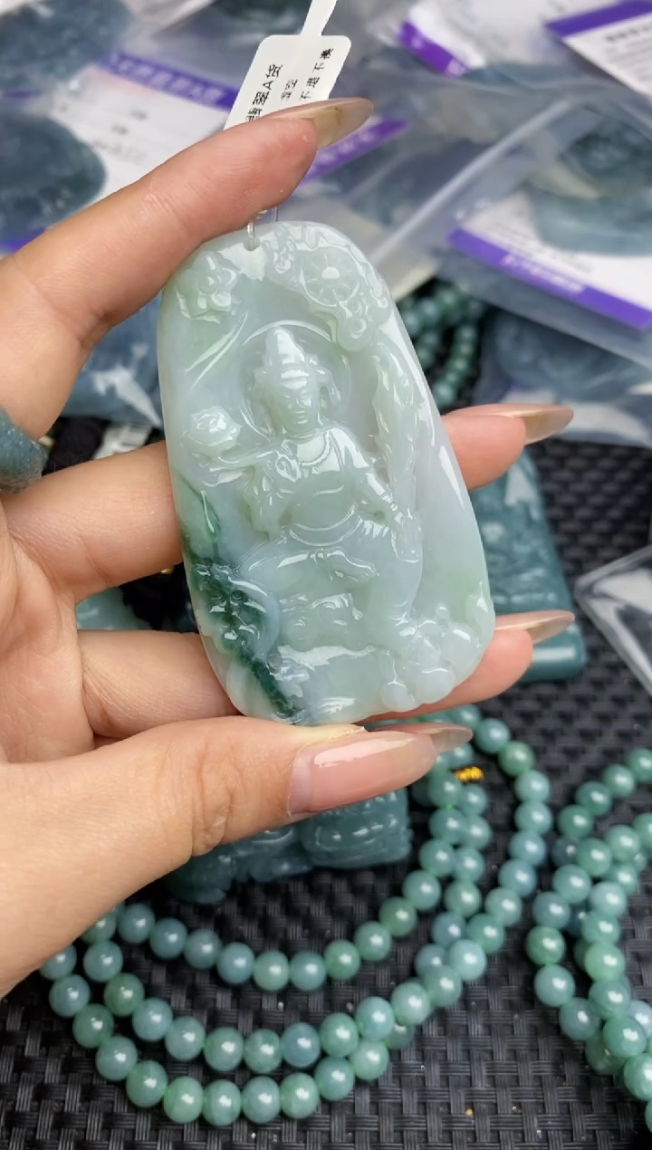 【闪购商品】翡翠颈饰未镶嵌11111111