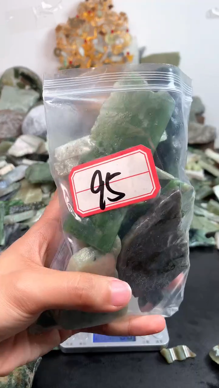 未镶嵌和田玉摆件95