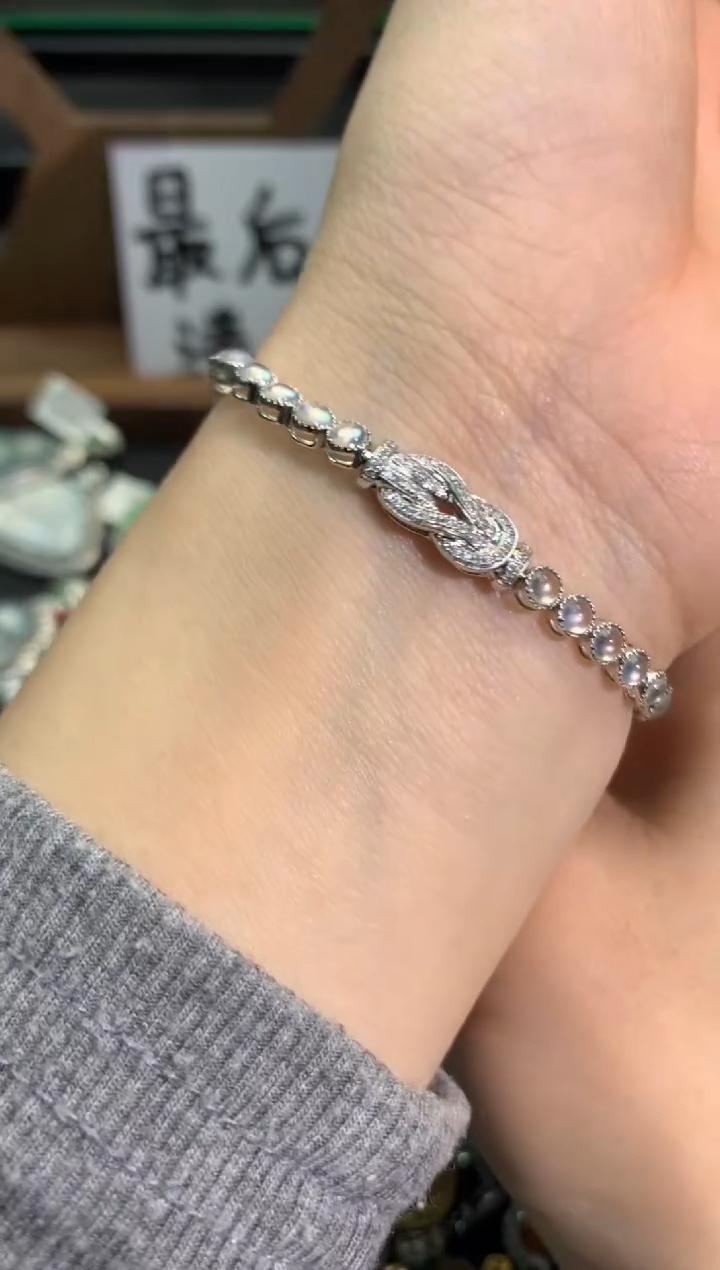【闪购商品】翡翠吊坠(不含链)18K金镶嵌手链