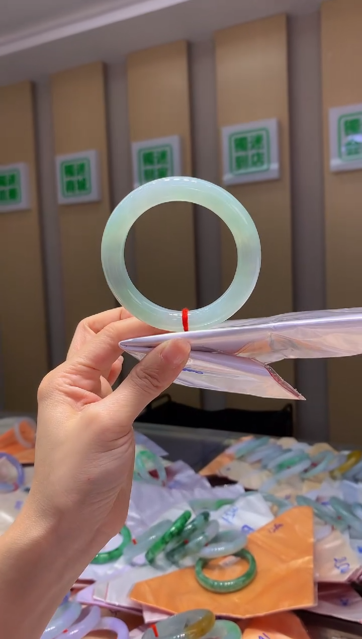 翡翠手镯未镶嵌125圈口55*11*10