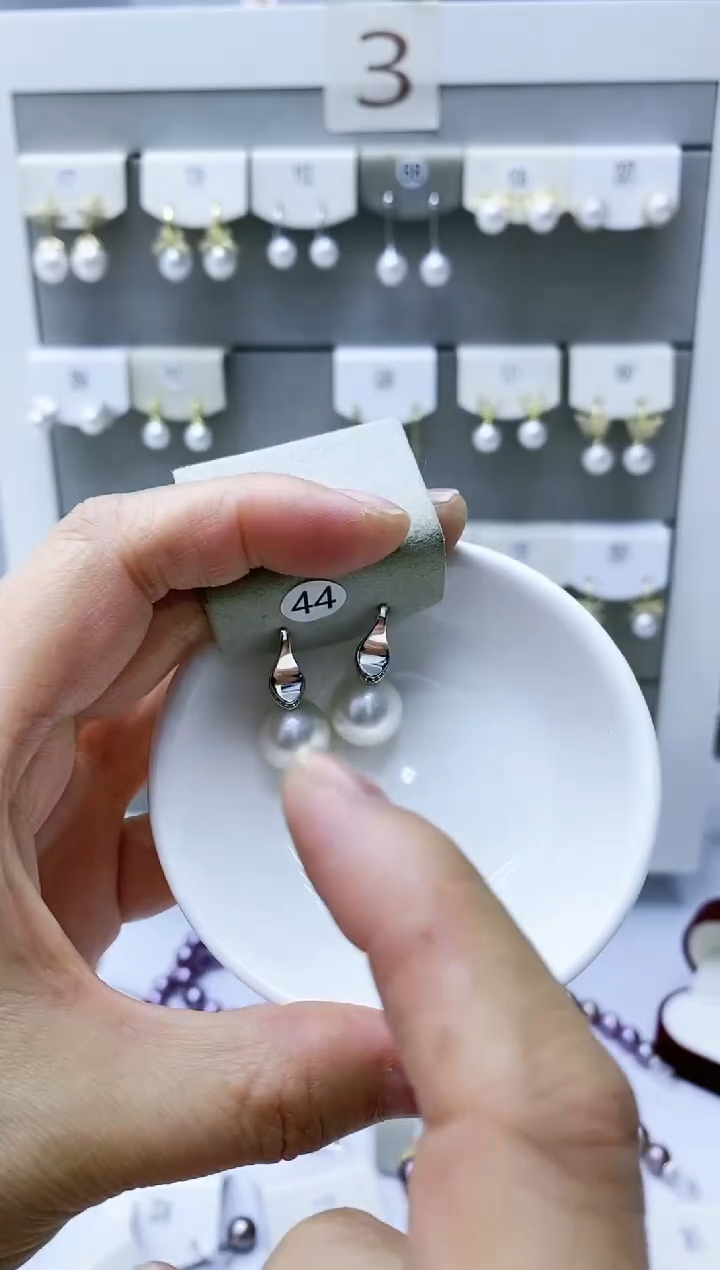 【闪购商品】淡水珍珠耳饰银S925镶嵌44