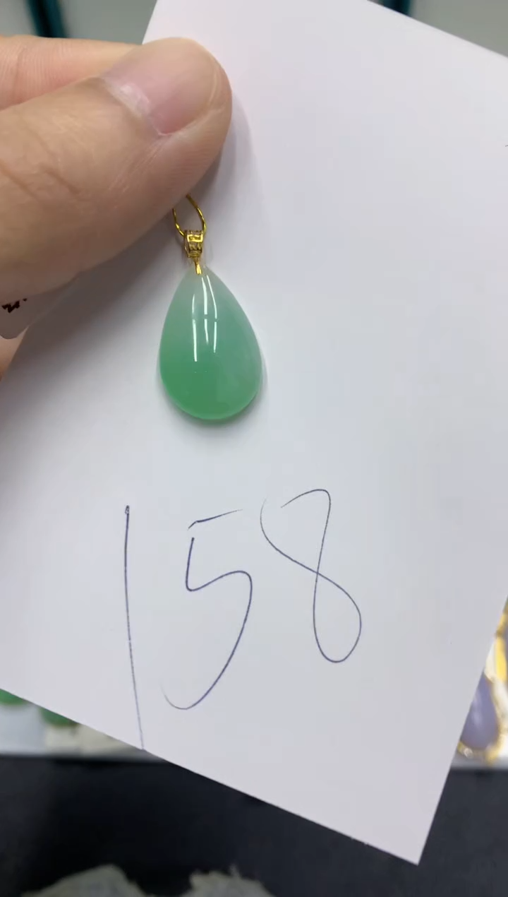 【闪购商品】翡翠颈饰18K金镶嵌翡翠