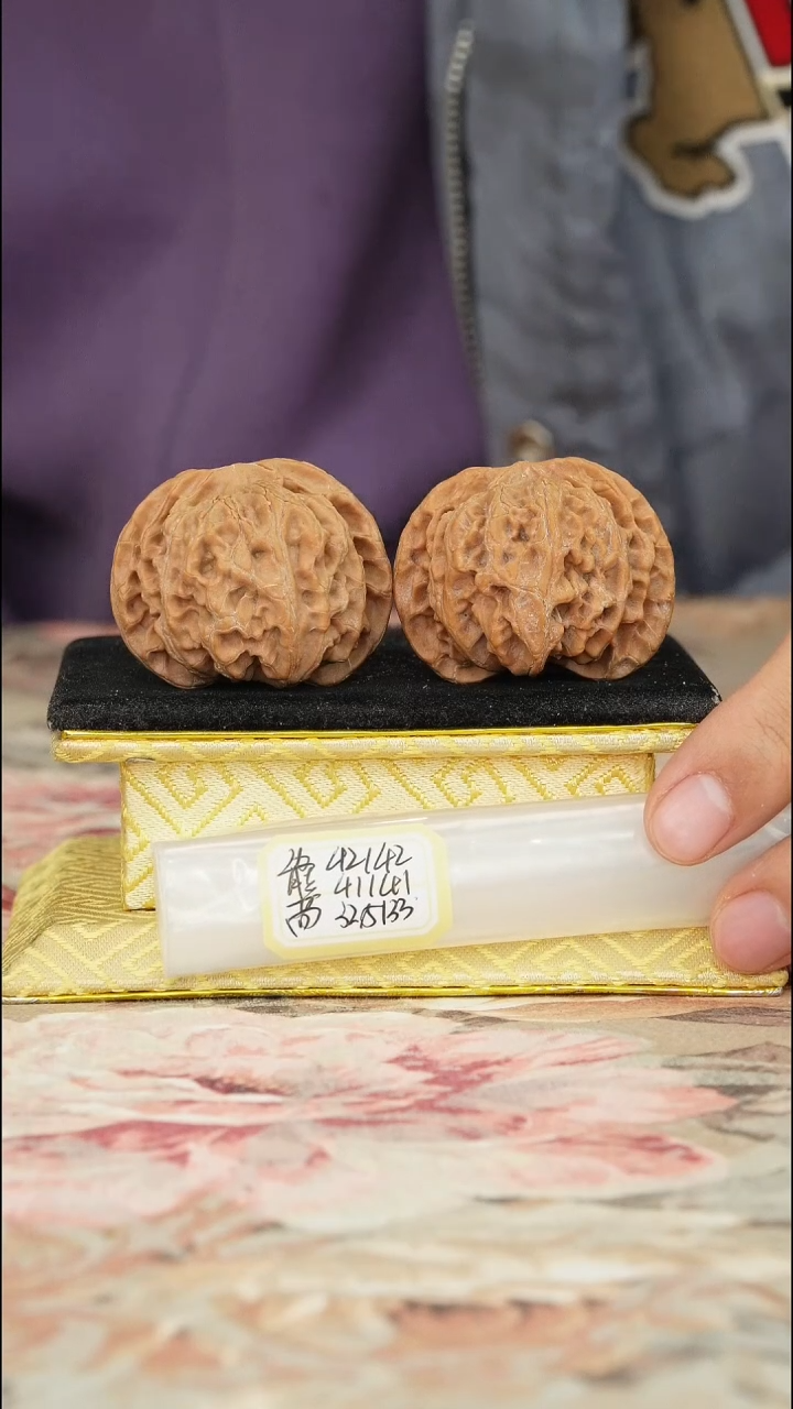 【闪购商品】文玩核桃把件苹果园