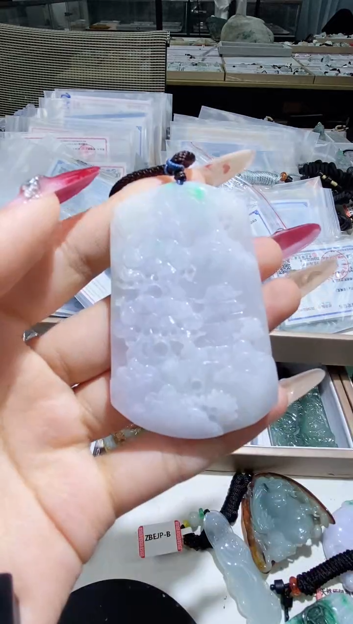 【闪购商品】翡翠颈饰未镶嵌天然缅甸翡翠A货未镶嵌