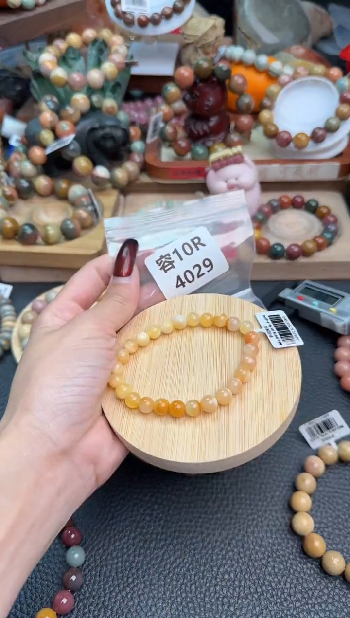 【闪购商品】石英质玉手链未镶嵌10R4029