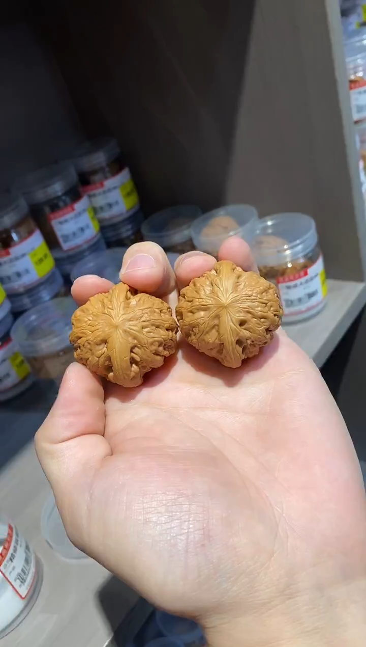 把件文玩核桃微修打底铁锤妹妹40尺